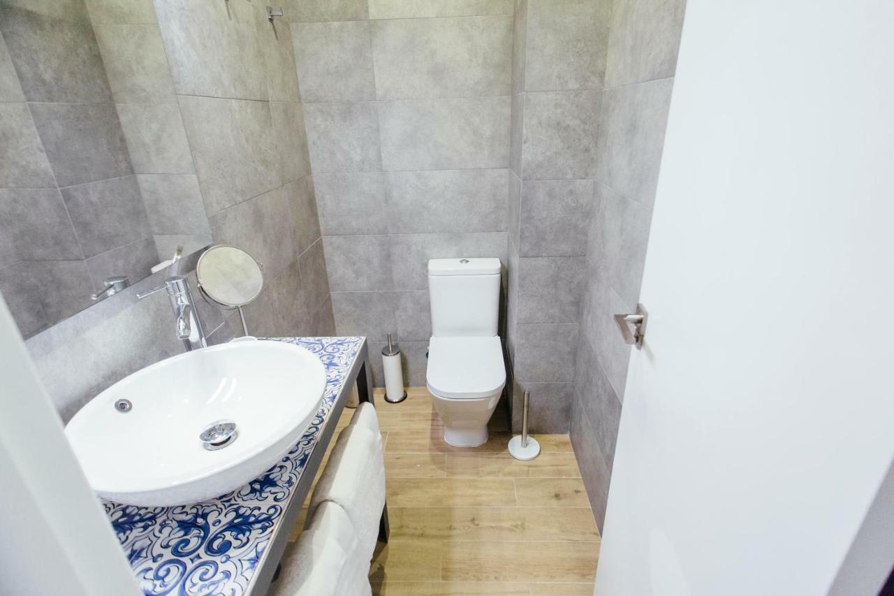 One&Lux Byron Suites Sevilla Buitenkant foto