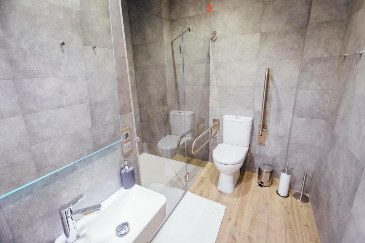 One&Lux Byron Suites Sevilla Buitenkant foto