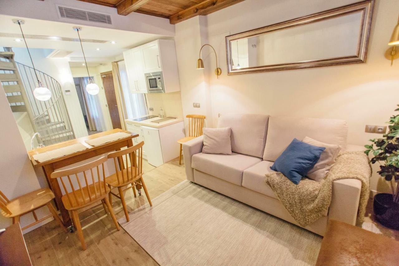 One&Lux Byron Suites Sevilla Buitenkant foto