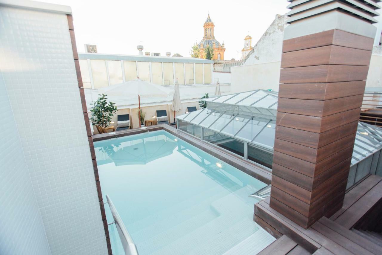One&Lux Byron Suites Sevilla Buitenkant foto