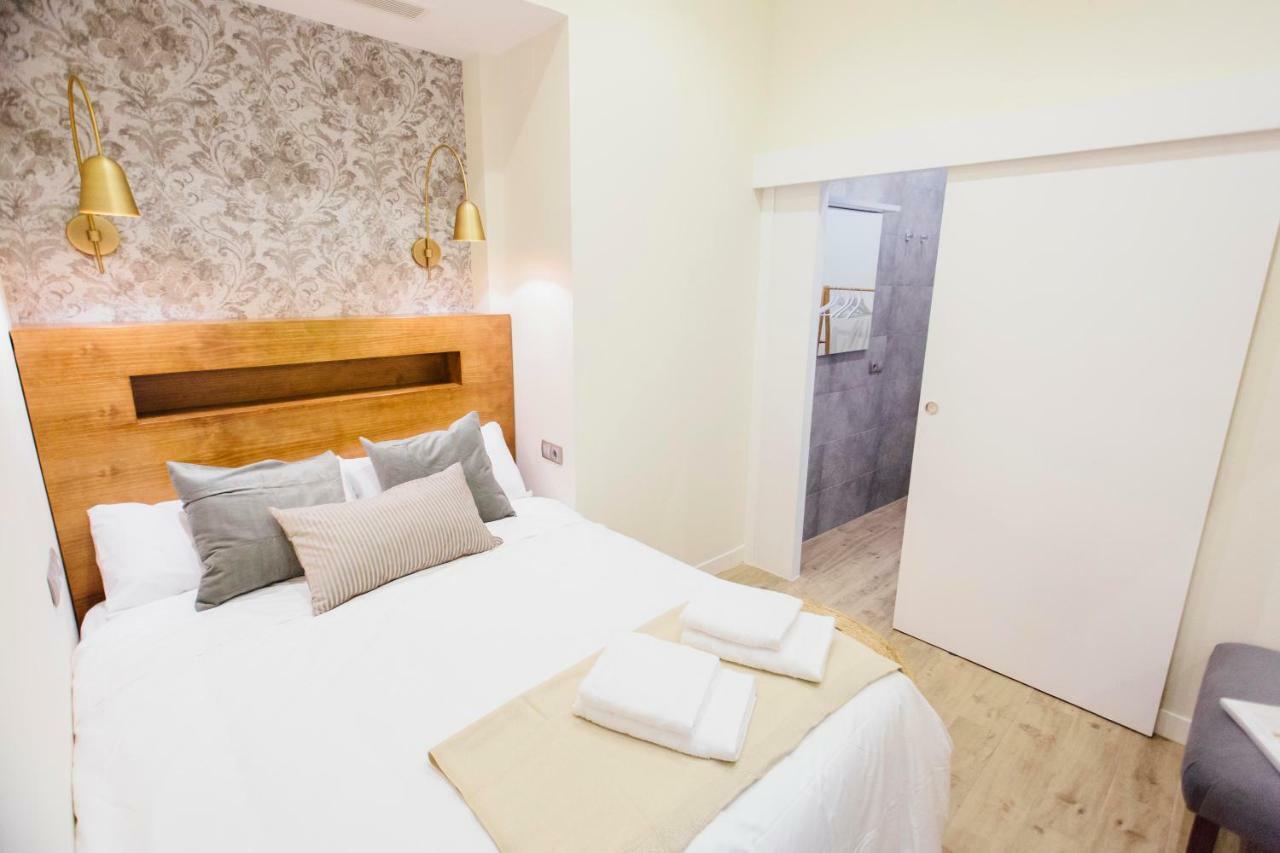 One&Lux Byron Suites Sevilla Buitenkant foto
