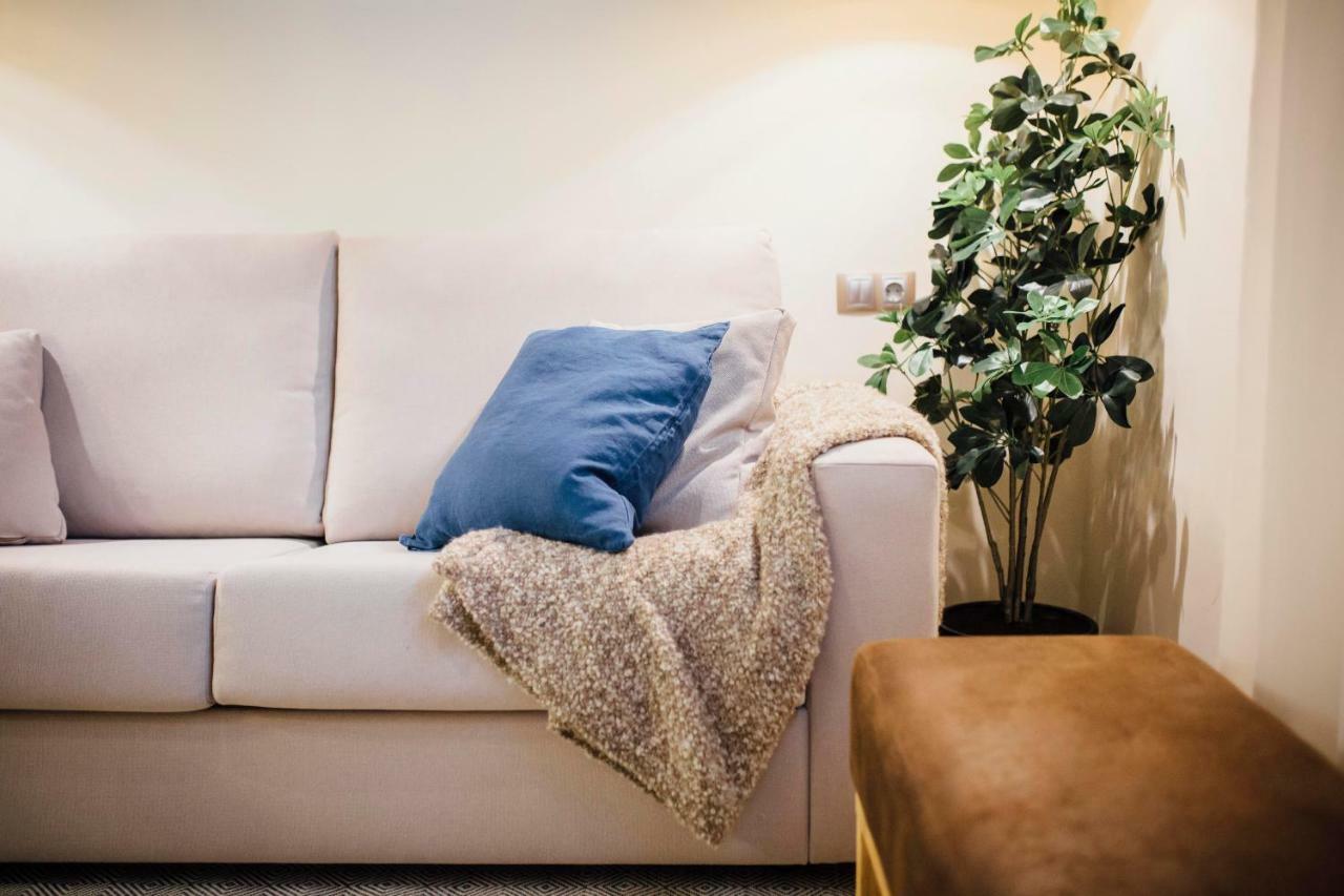 One&Lux Byron Suites Sevilla Buitenkant foto