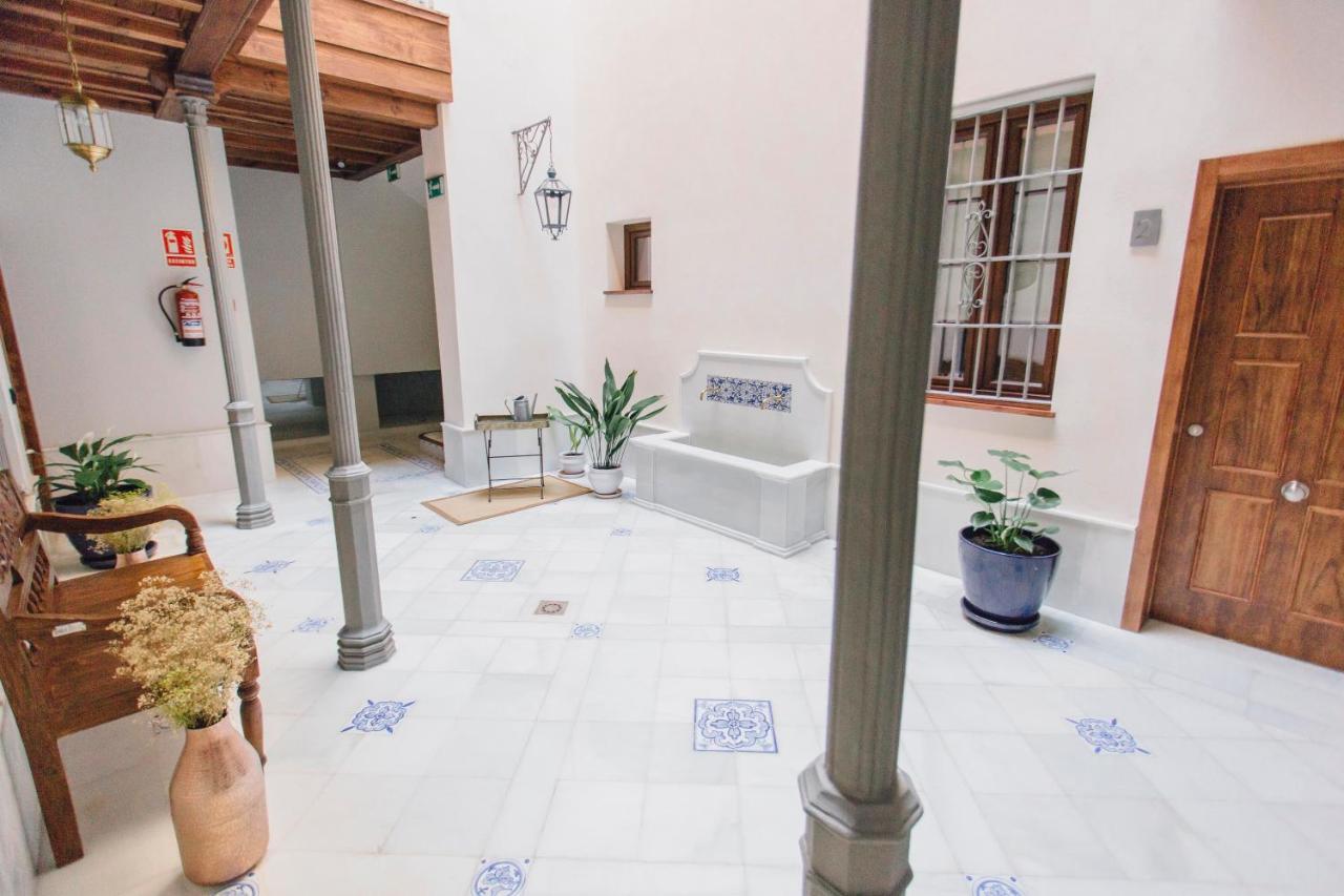 One&Lux Byron Suites Sevilla Buitenkant foto